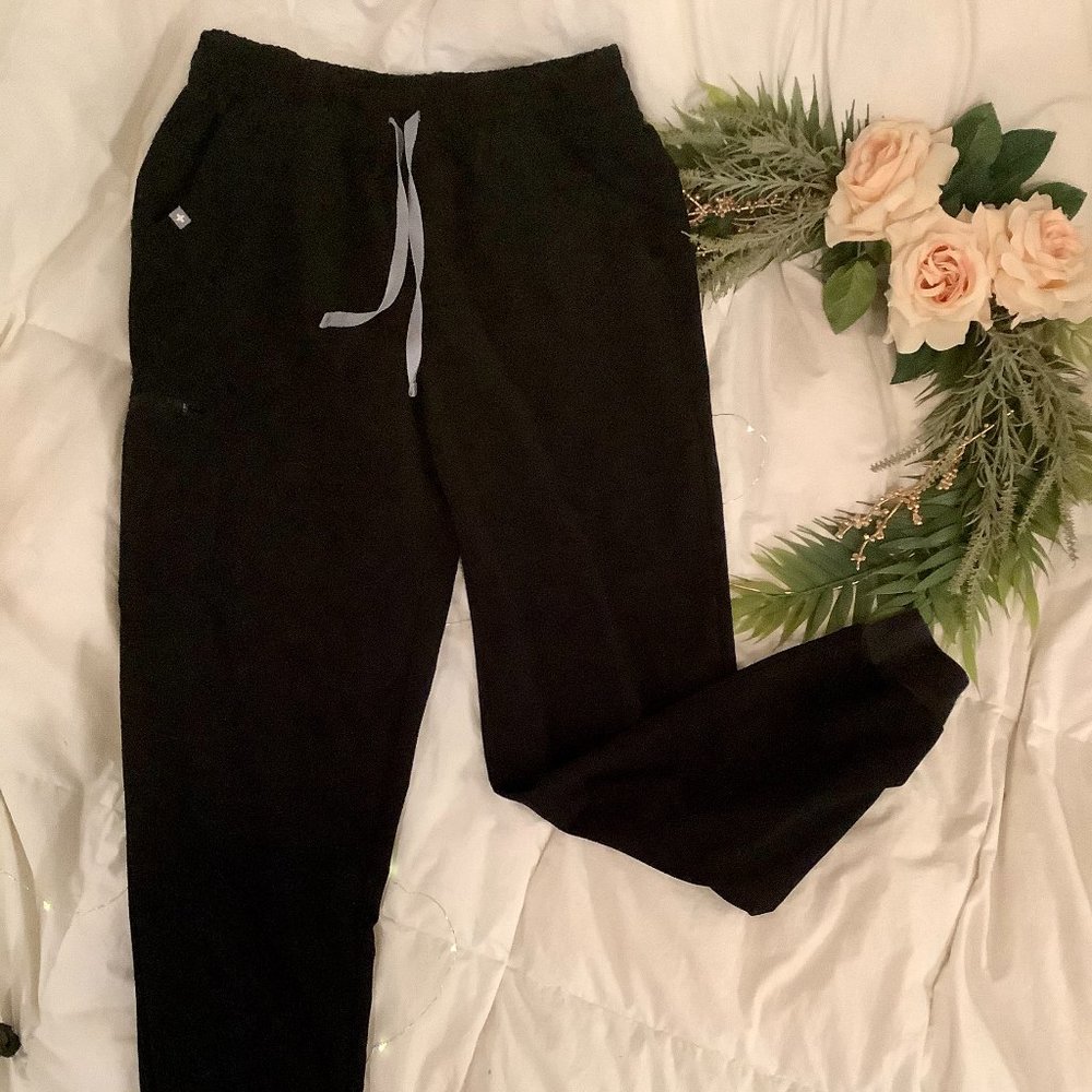 Women's FIGS - Zamora High Waisted Tall Jogger Scrub Pants  - LARGE